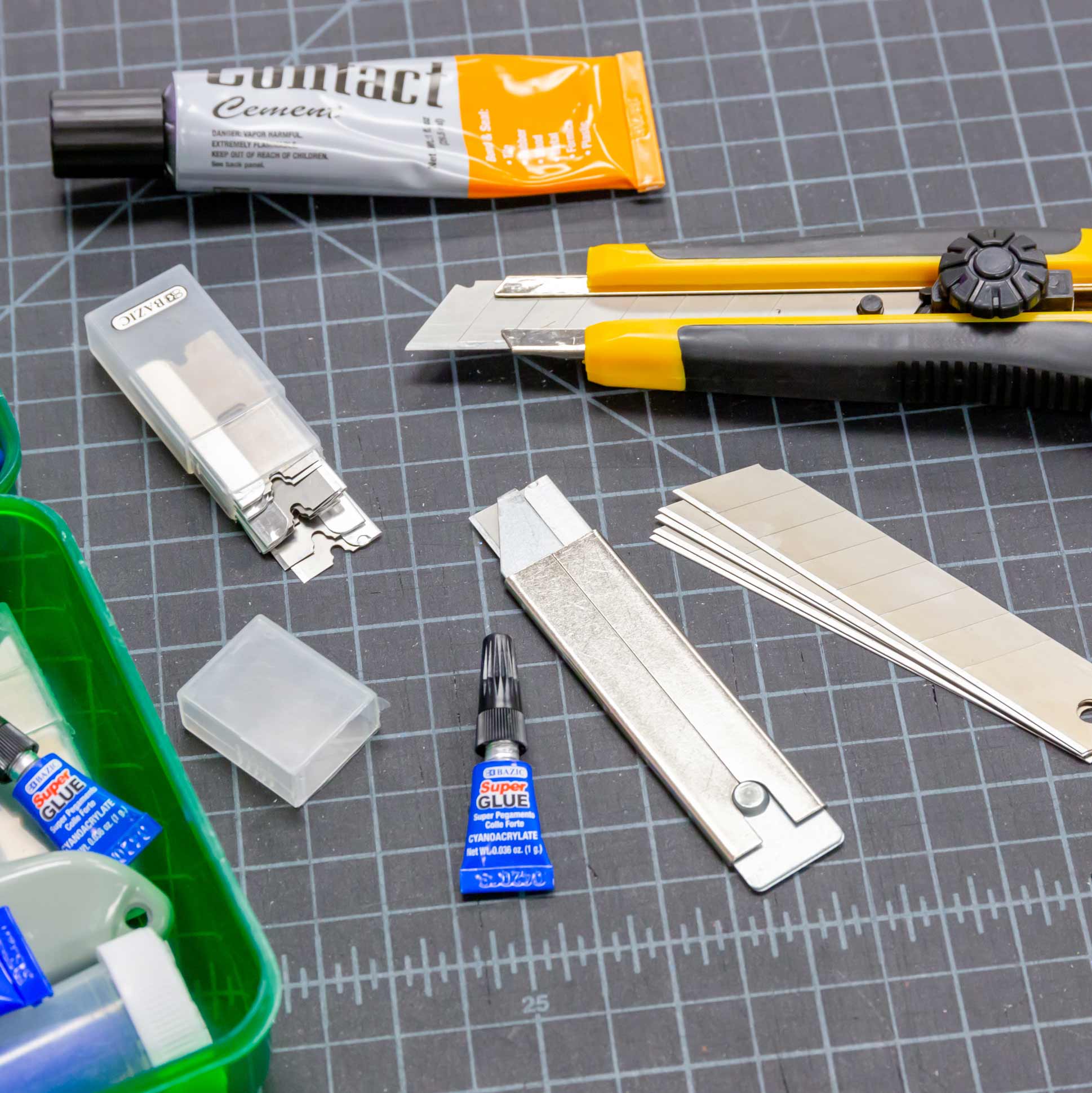 Razor Replacement Blade with Tube (8/Tube)
