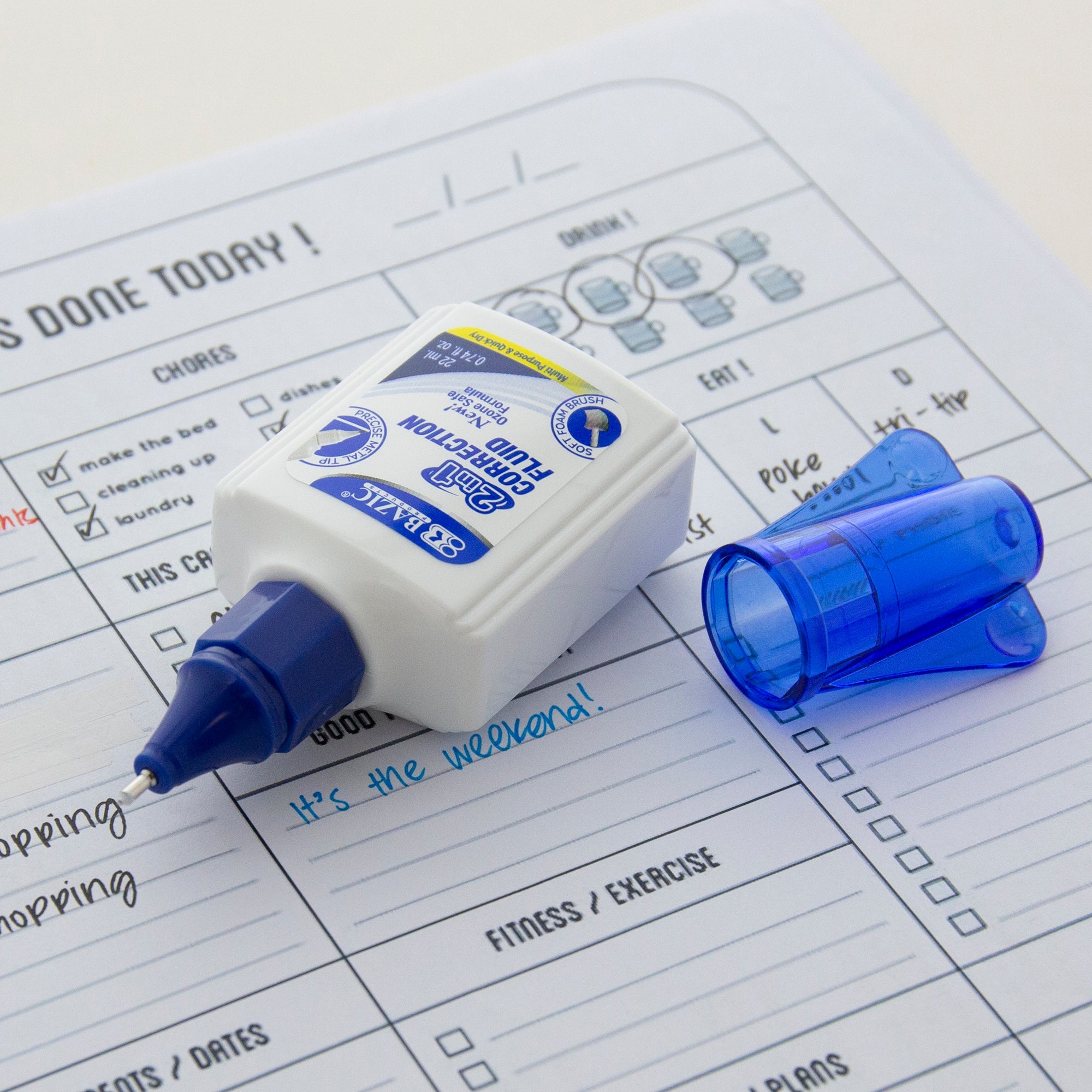 0.74 FL OZ (22 mL) 2 in 1 Correction w/ Foam Brush Applicator & Pen Tip