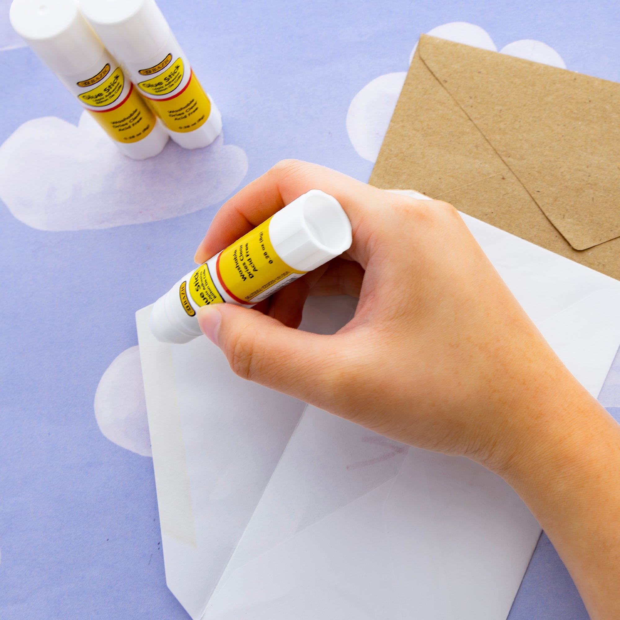 0.28 oz (8g) Glue Stick
