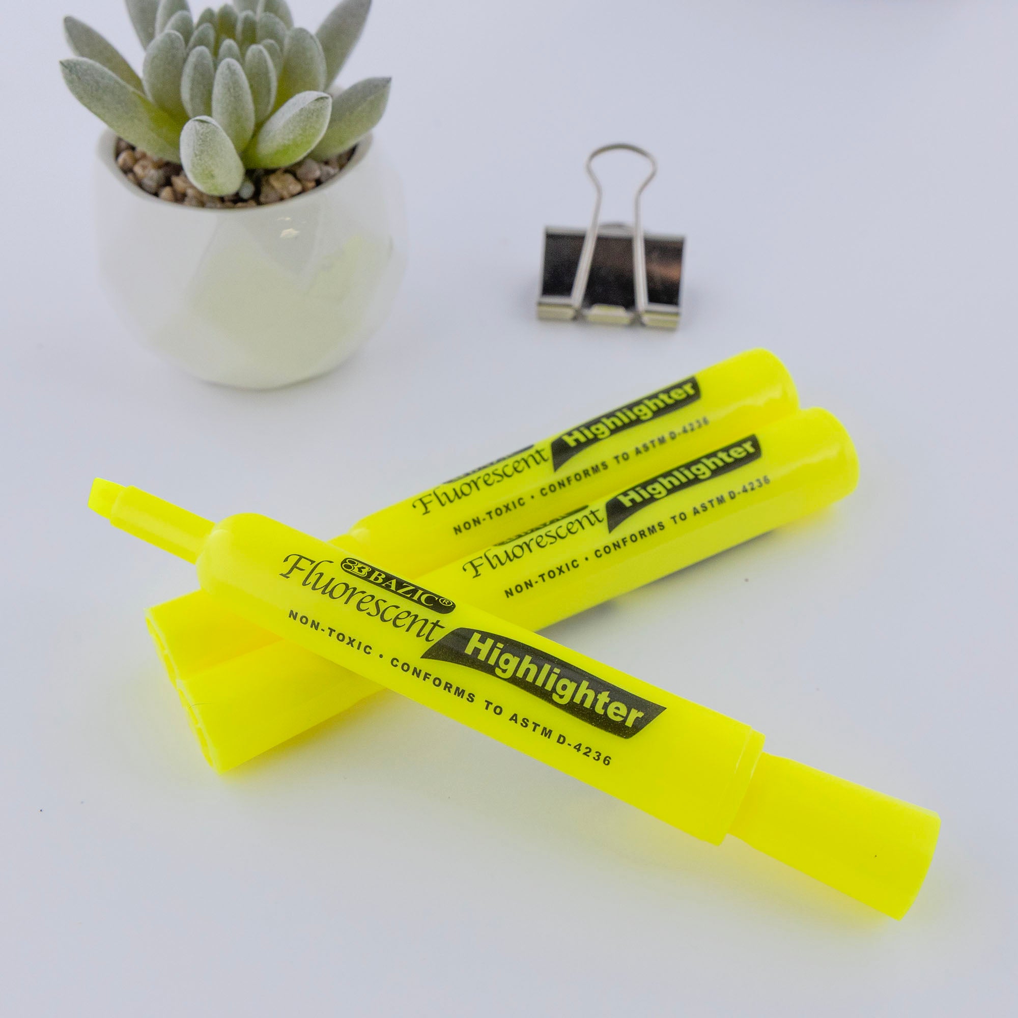 Yellow Desk Style Fluorescent Highlighters (3/Pack)