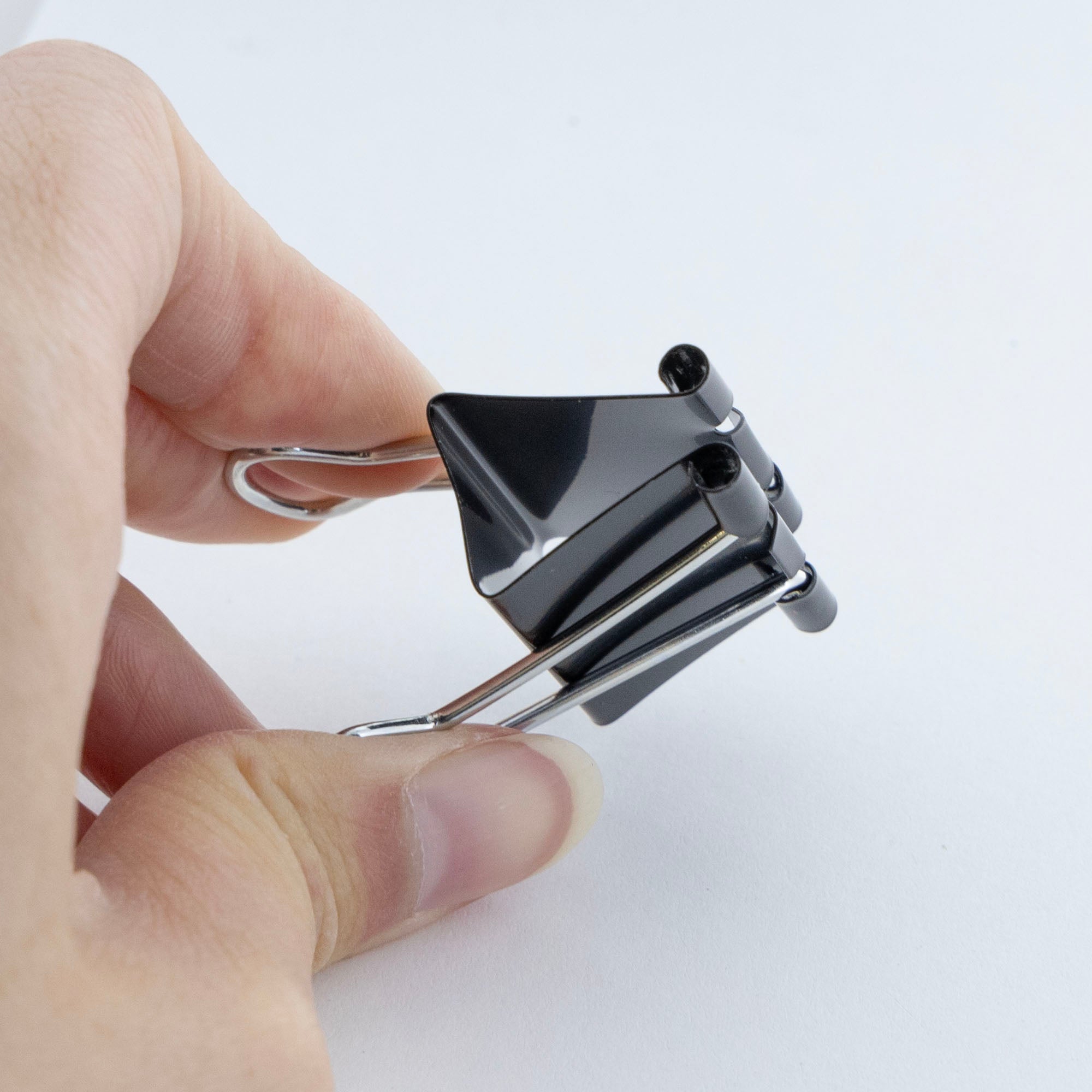 Medium 1 1/4" (32mm) Black Binder Clip (12/Box)