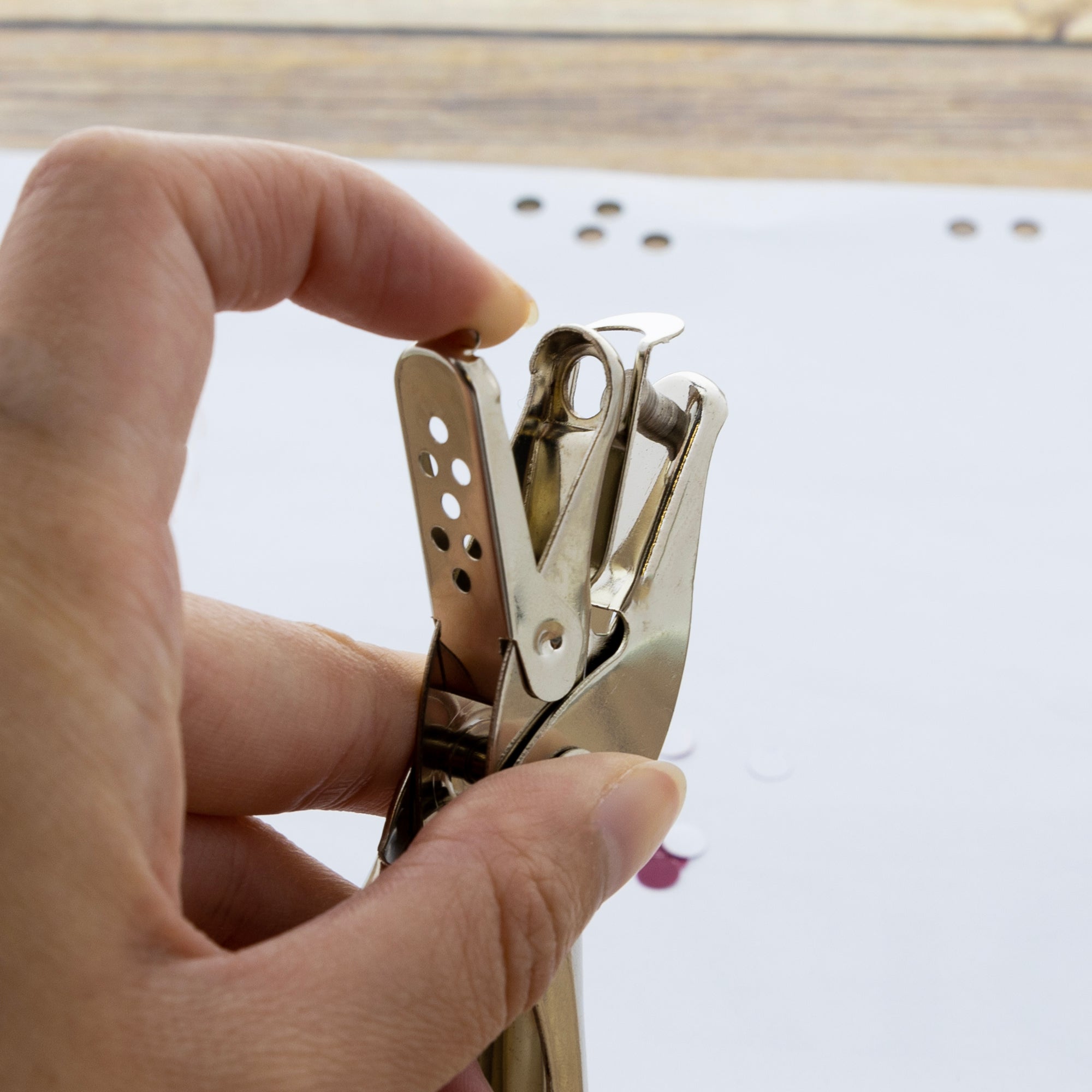 Single Hole Paper Punch
