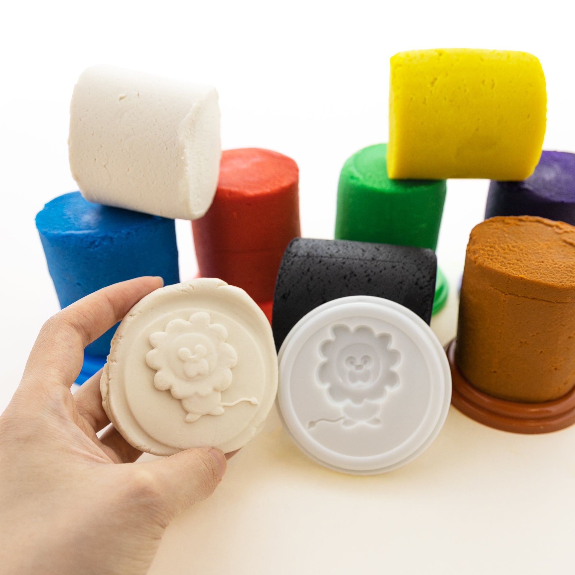 7.76 oz (220g) 8 Primary Color Modeling Dough