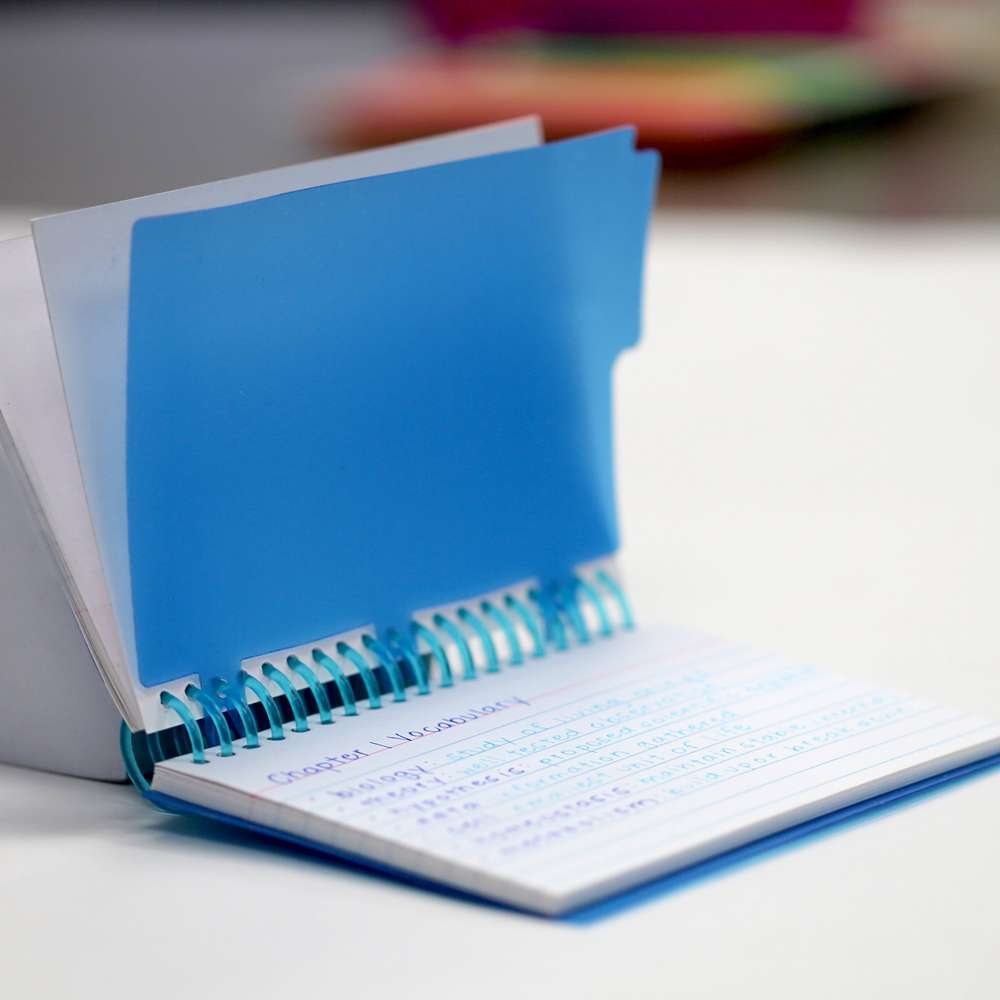 50 Ct. View Poly Spiral Bound 3" x 5" Ruled White Index Card w/ 2-Tab Divider