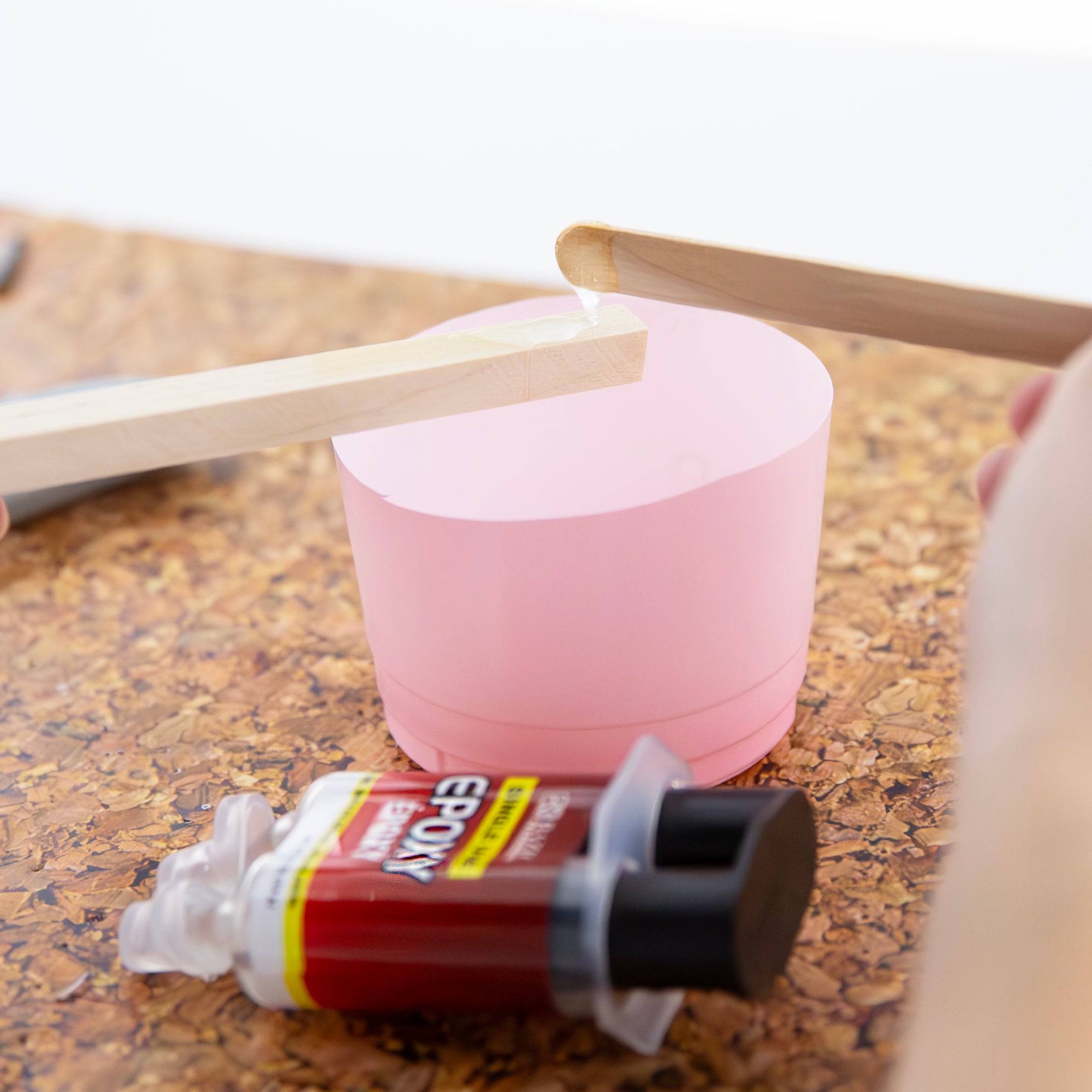 Epoxy Glue Quick Setting w/ Syringe Applicator 0.2 oz (5.6g)