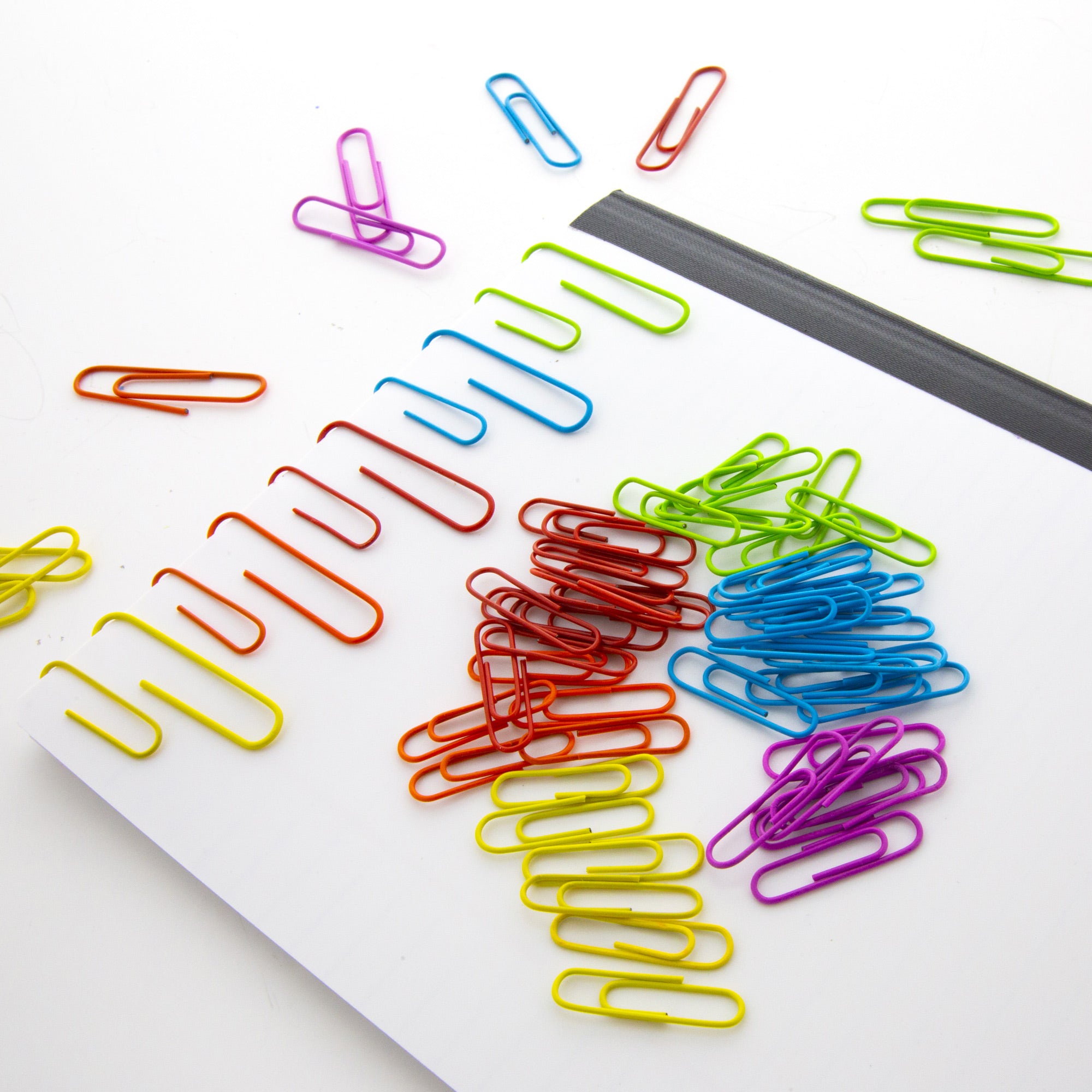 Paper Clips, 200 Count, Regular 33 mm, Assorted Colors