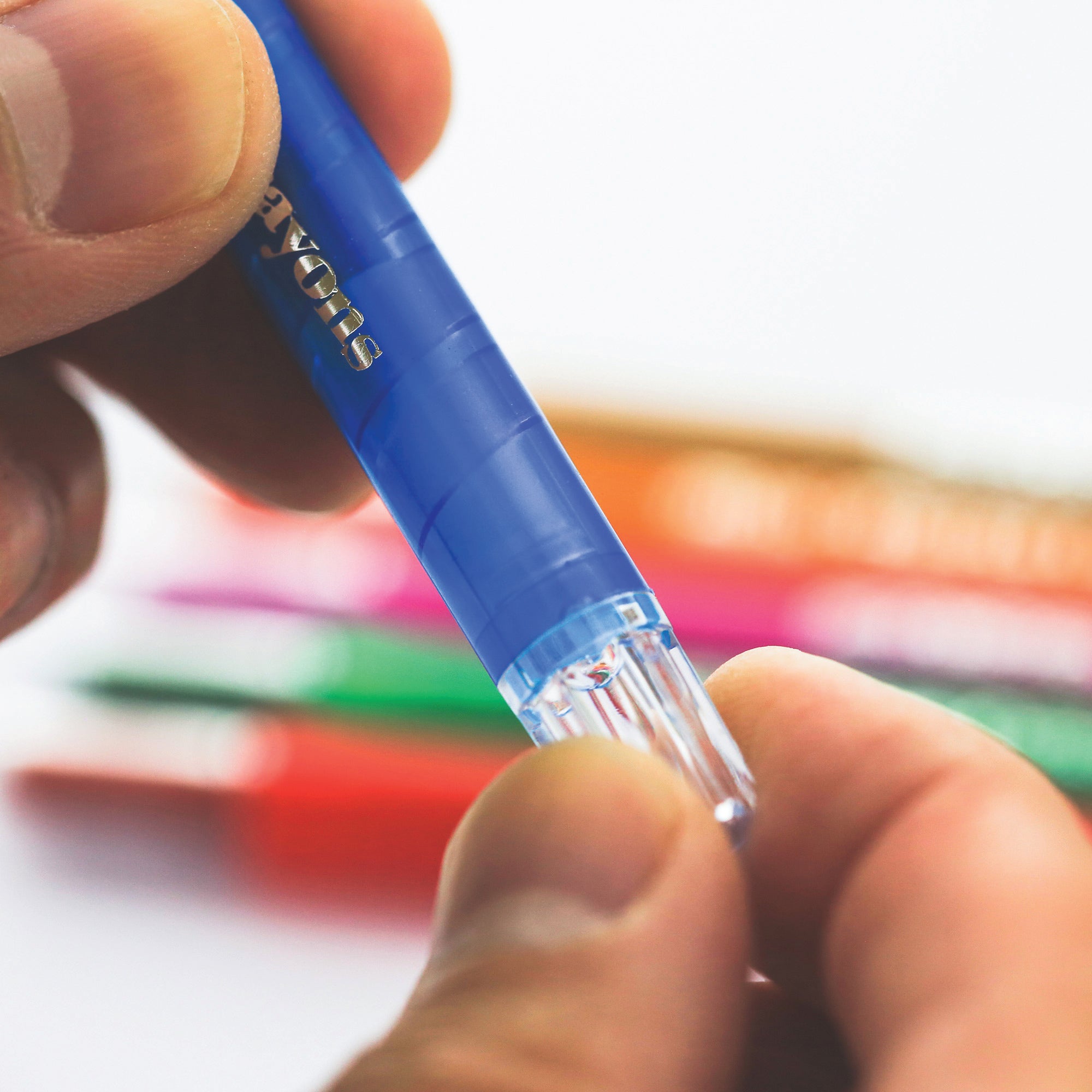 8 Color Twist-Up Propelling Crayons