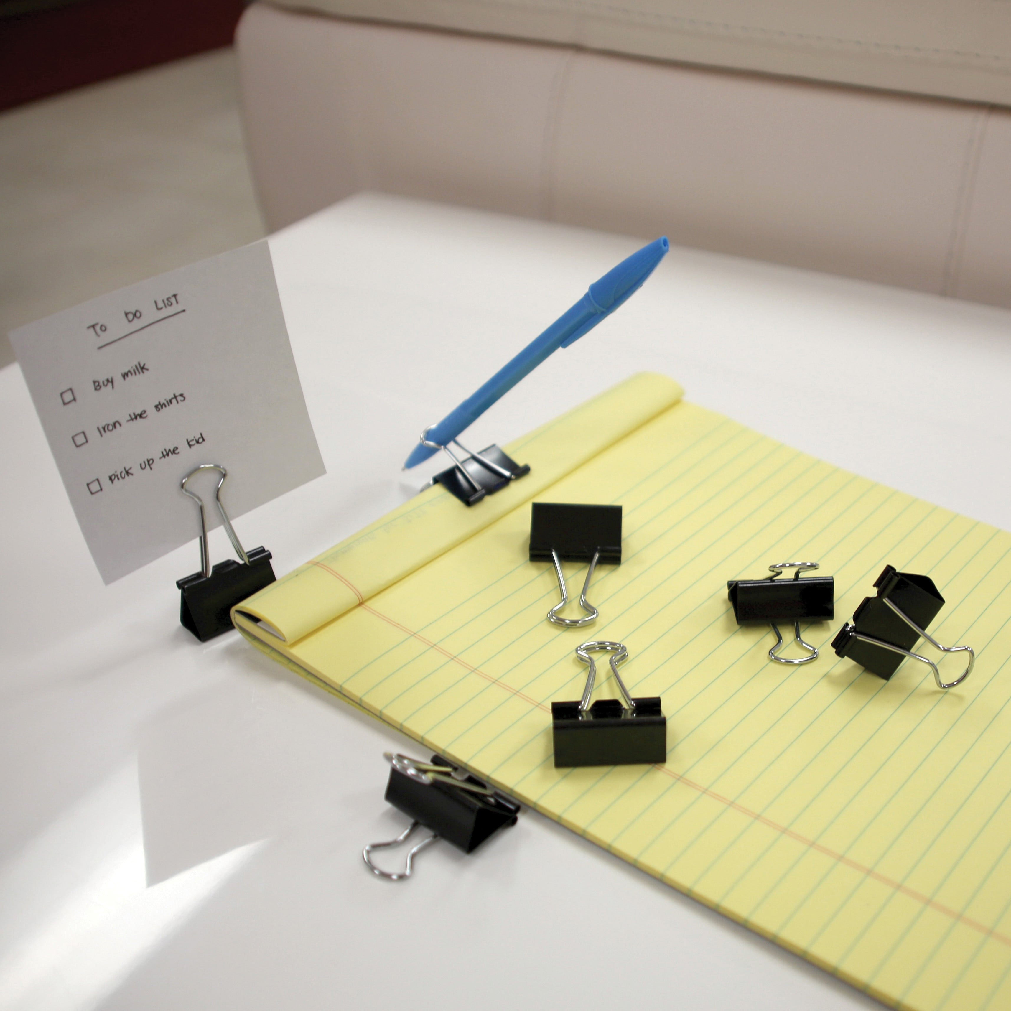 Black Binder Clips, Medium 1 1/4 in, 8 Count