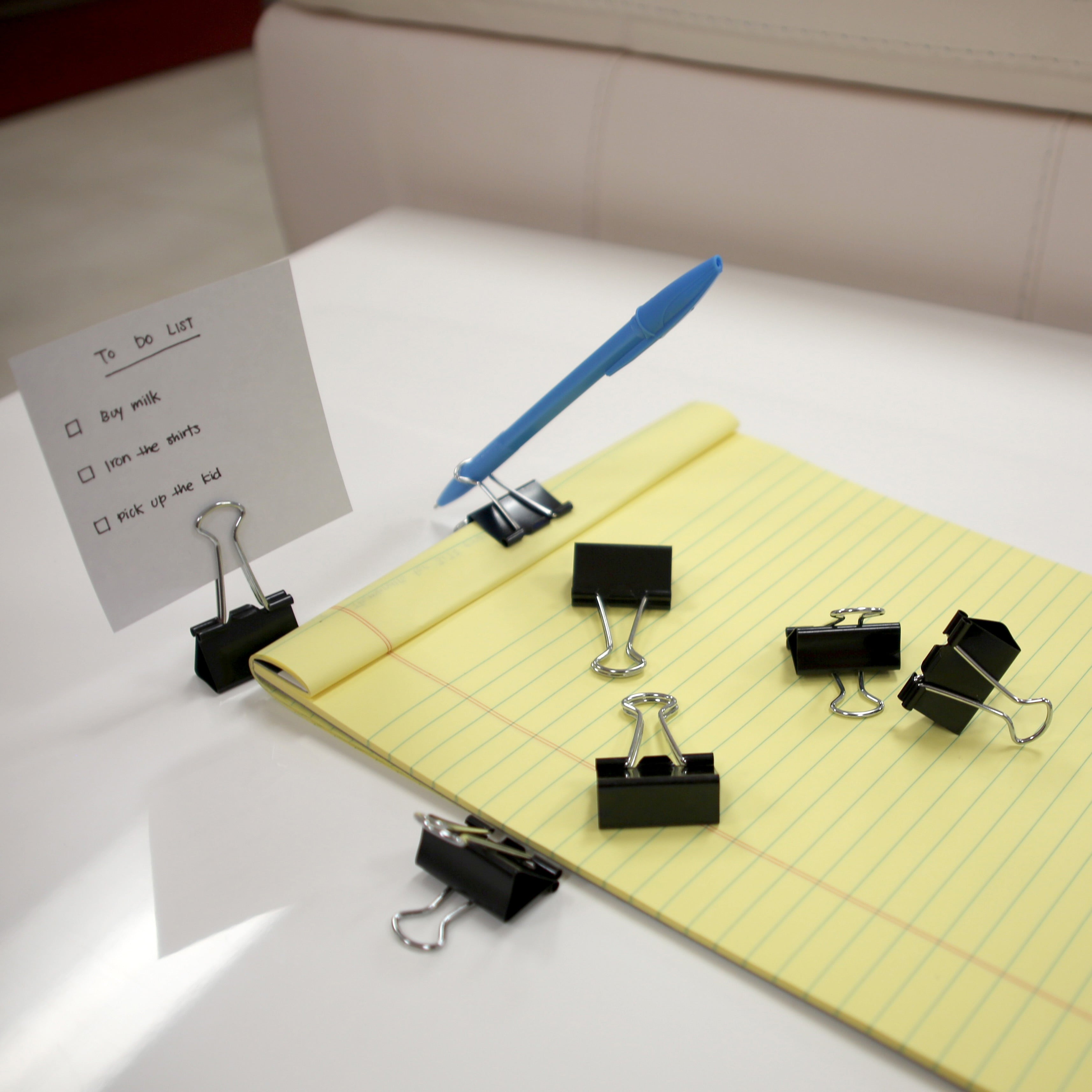 Black Binder Clips, Medium 1 1/4 in, 12 Count