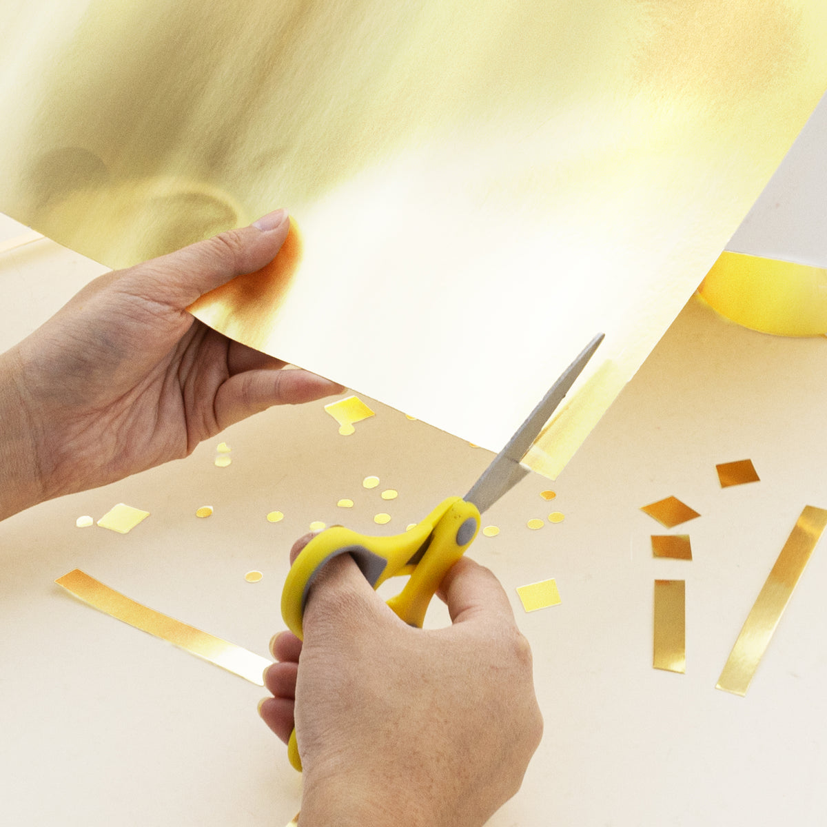 Metallic Gold Poster Board, 22 x 28 in