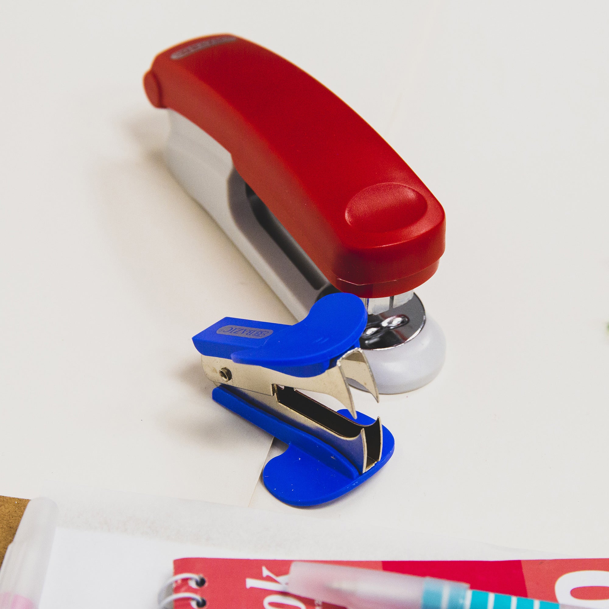 Claw Style Staple Remover, 2 Count, for Office School Desk
