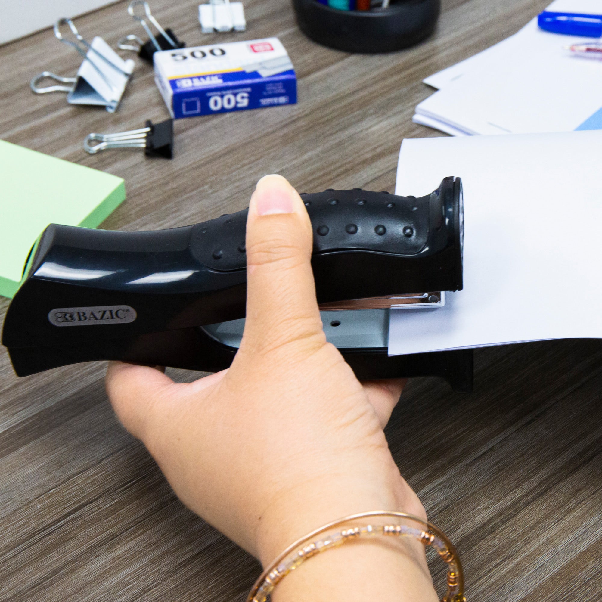 Stapler with Staples, Standard 26/6, Black, 500 Count